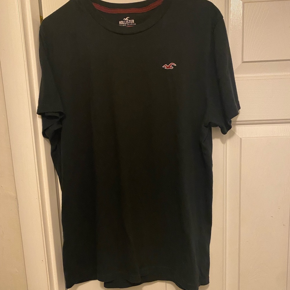 Mens hollister shirt. XL